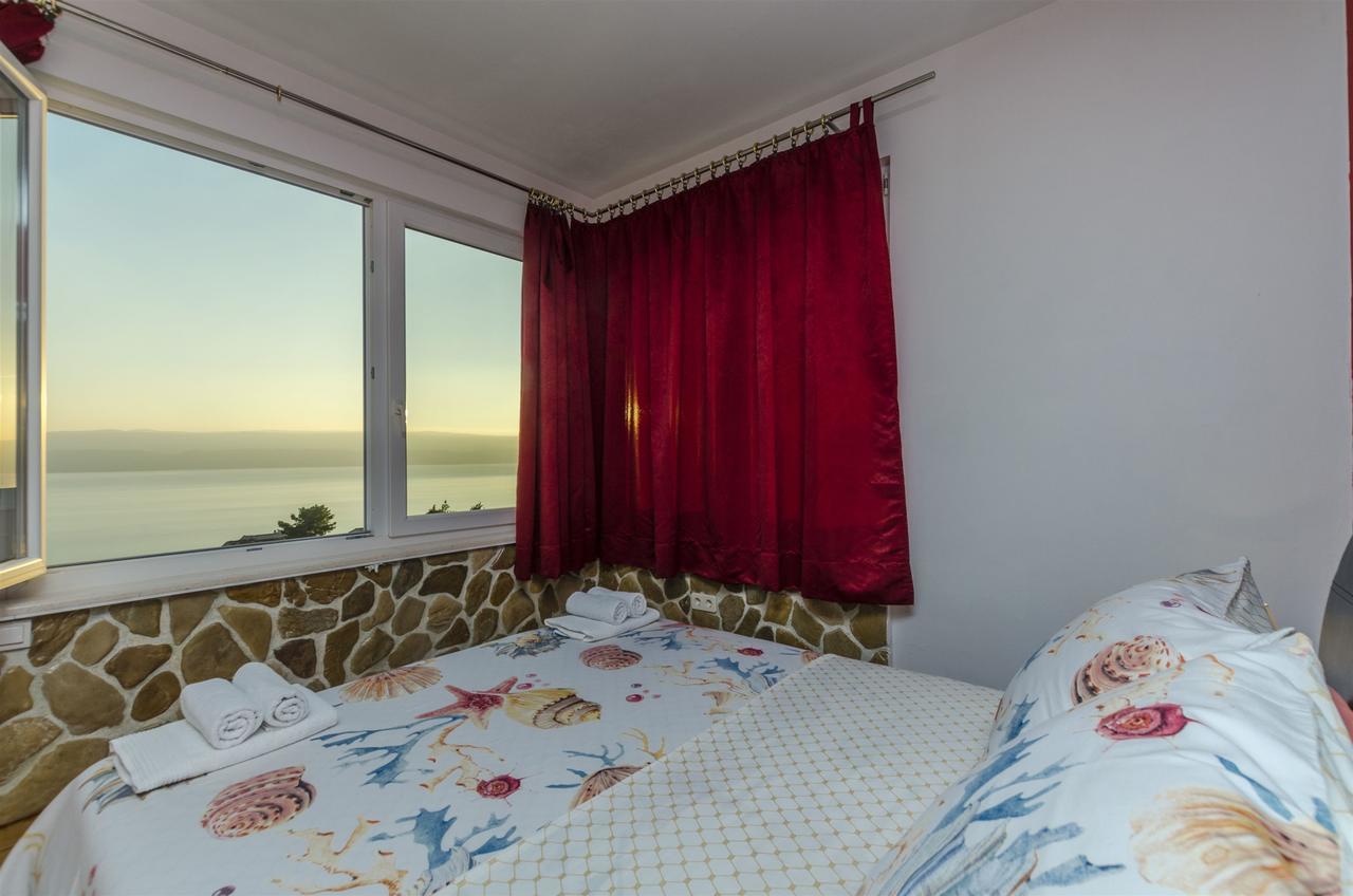 Apartments Bluesun Omiš Eksteriør bilde